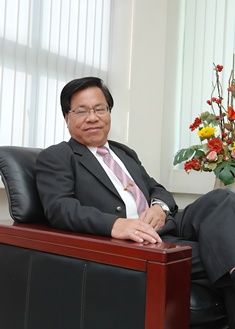 鐘長生校長 鐘長生校長